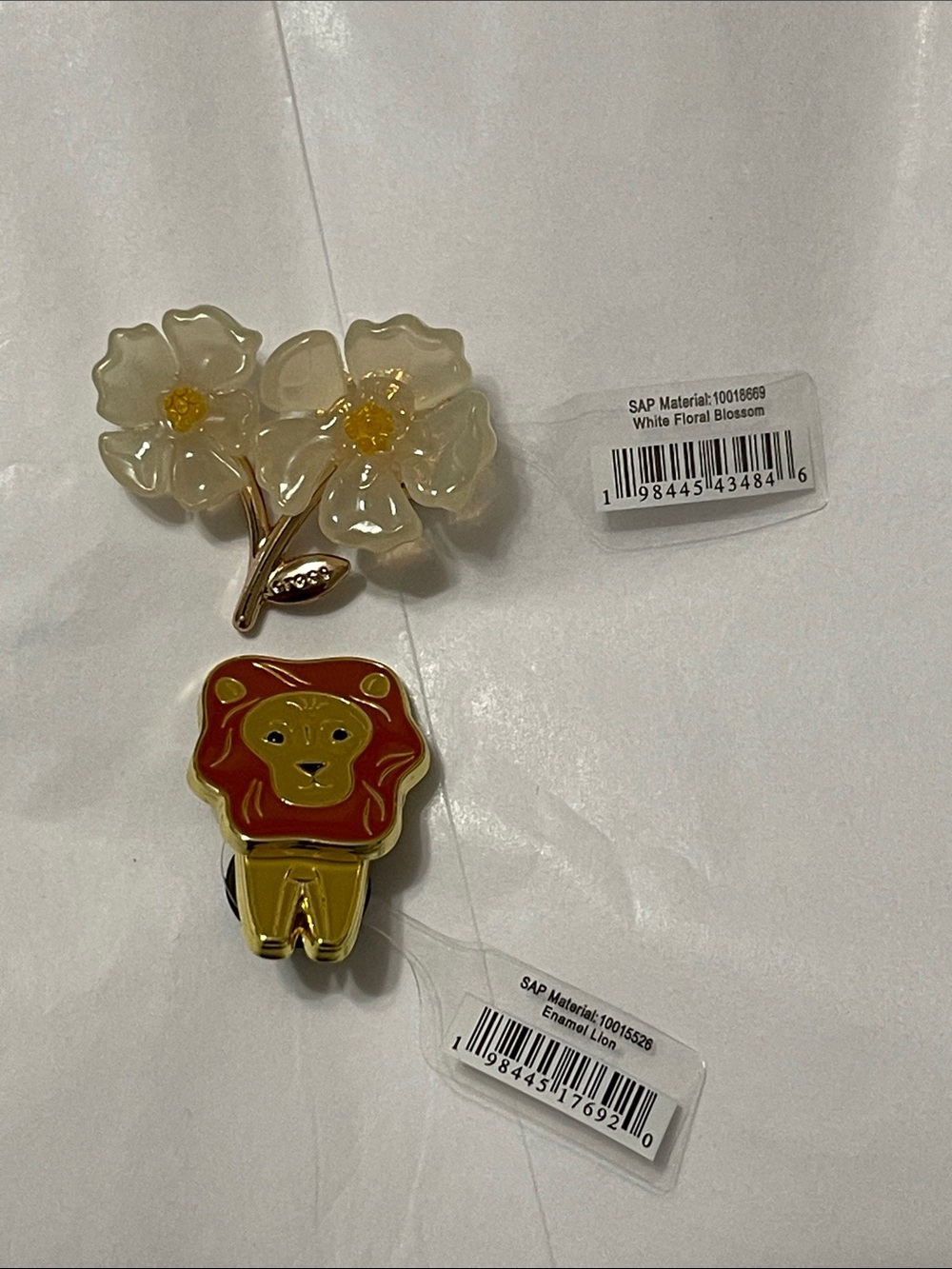 ✨Crocs GOLD Metal Jibbitz / Charm Bundle of 2 (NO LONGER AVAILABLE) - NWT✨